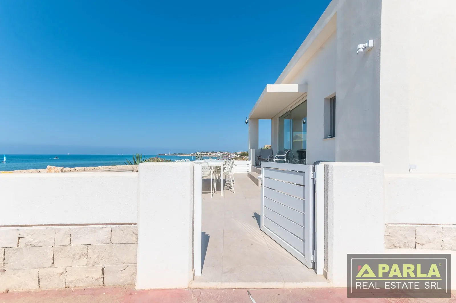 Beach-side gate — Casuzze