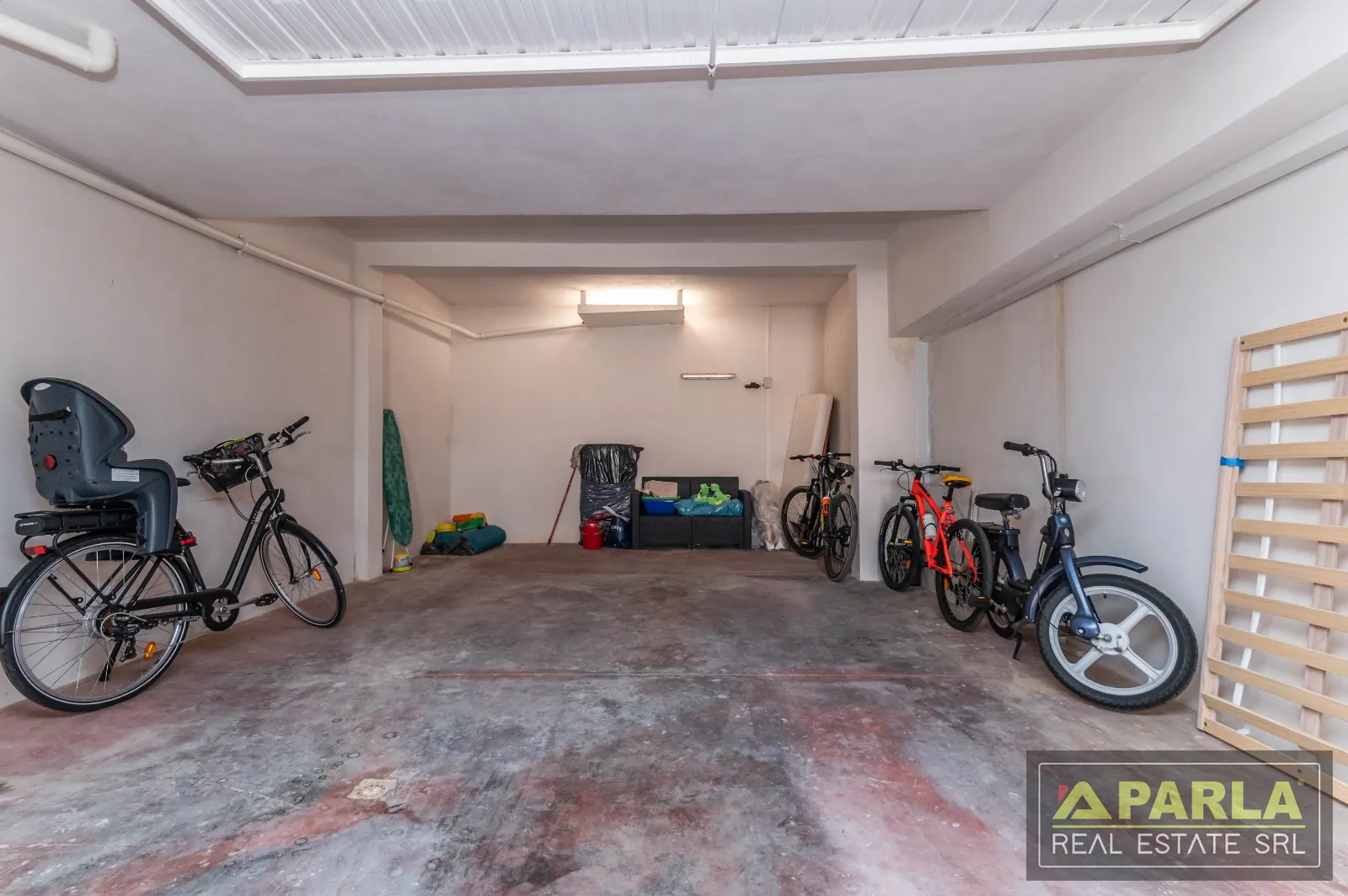 Garage (24 m²) — Casuzze